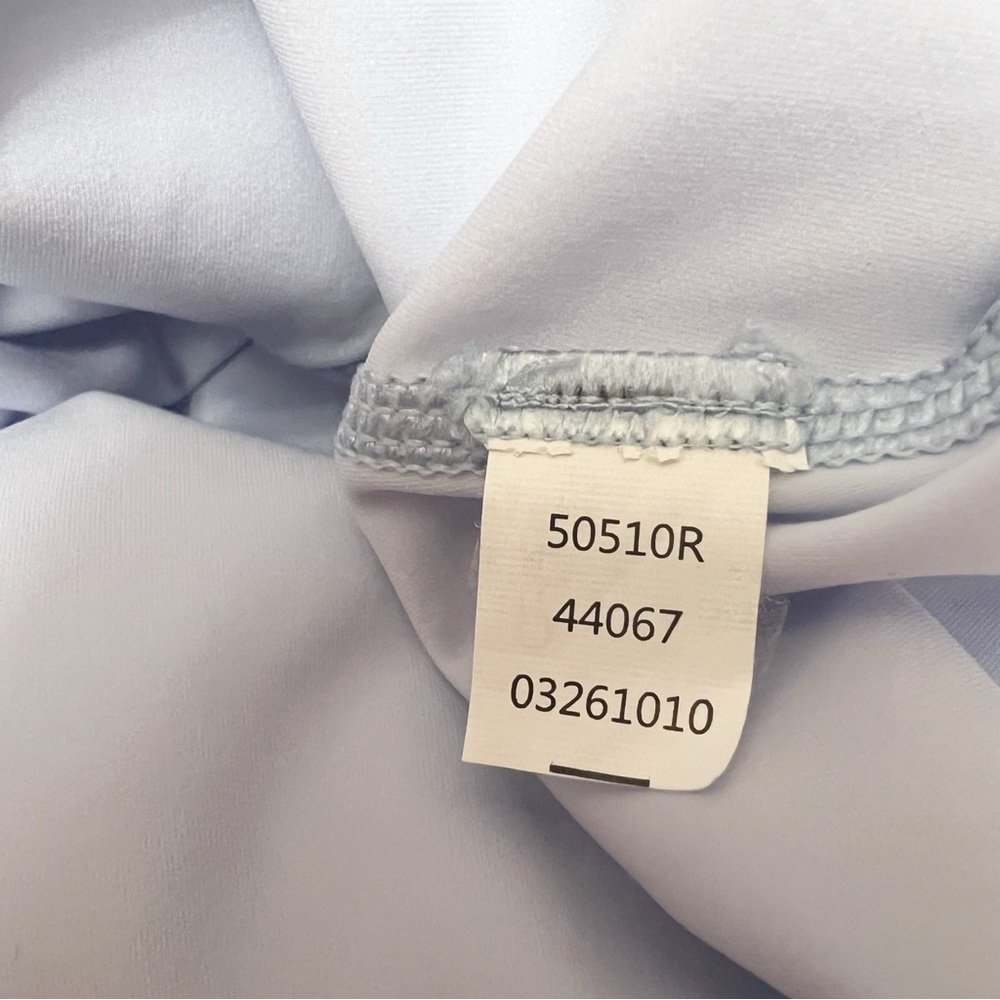 Spanx Contour Rib Mock Neck Crop Top in Light Blue Sleeveless Size Medium - Picture 8 of 8